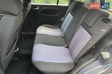 Хэтчбек Ford Fusion 2011 в 