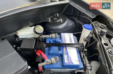 Хэтчбек Ford Fusion 2011 в 