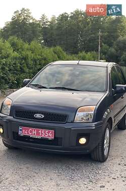 Хэтчбек Ford Fusion 2011 в 
