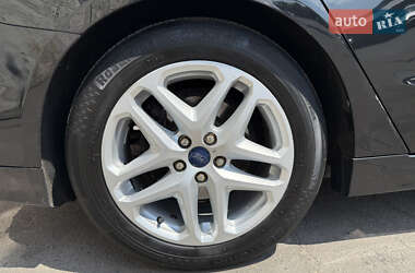 Седан Ford Fusion 2014 в 
