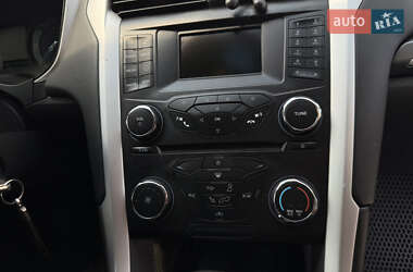 Седан Ford Fusion 2014 в 