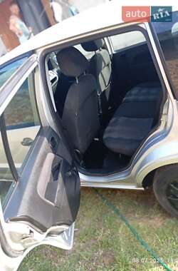 Хетчбек Ford Fusion 2011 в 