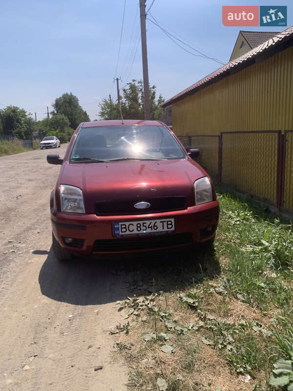 Хэтчбек Ford Fusion 2003 в 