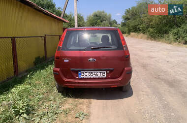 Хэтчбек Ford Fusion 2003 в 