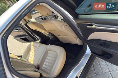 Седан Ford Fusion 2013 в 