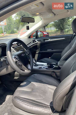 Седан Ford Fusion 2014 в 