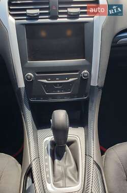 Седан Ford Fusion 2013 в 