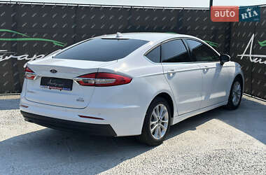 Седан Ford Fusion 2019 в 