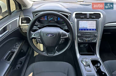 Седан Ford Fusion 2019 в 