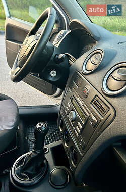 Хэтчбек Ford Fusion 2006 в 