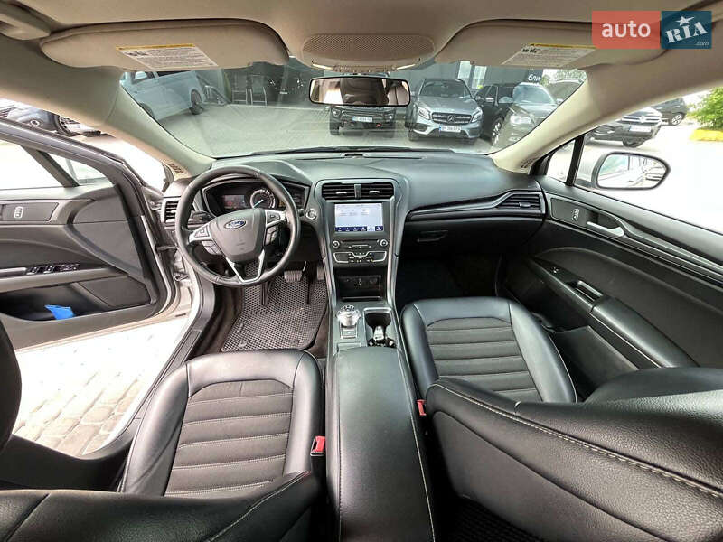Седан Ford Fusion 2017 в Львові