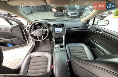 Седан Ford Fusion 2017 в 
