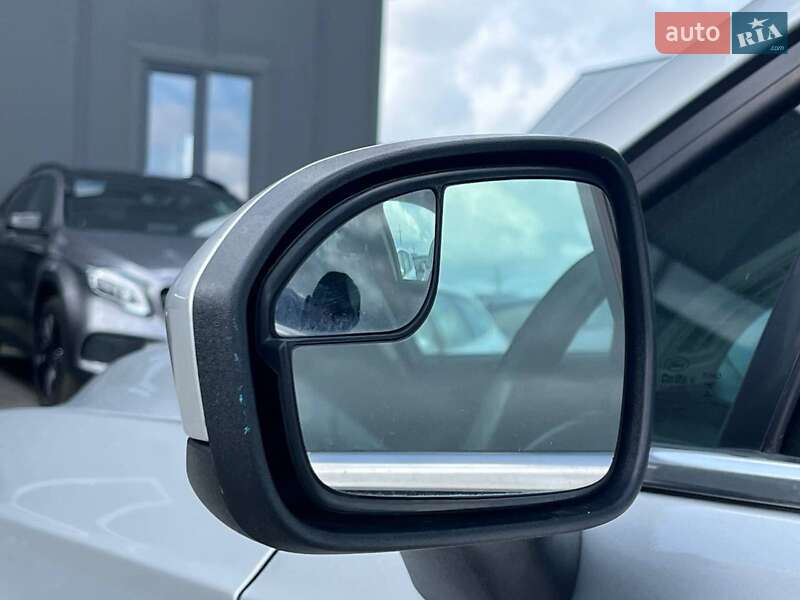 Седан Ford Fusion 2017 в Львові