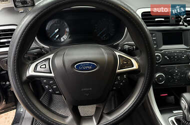 Седан Ford Fusion 2014 в 