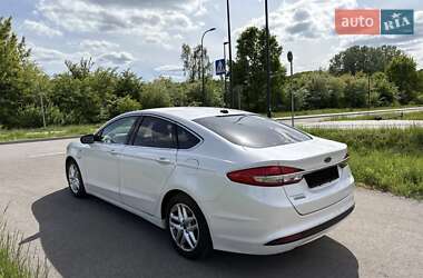 Седан Ford Fusion 2017 в 