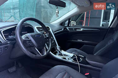 Седан Ford Fusion 2014 в 