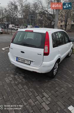 Хэтчбек Ford Fusion 2011 в 