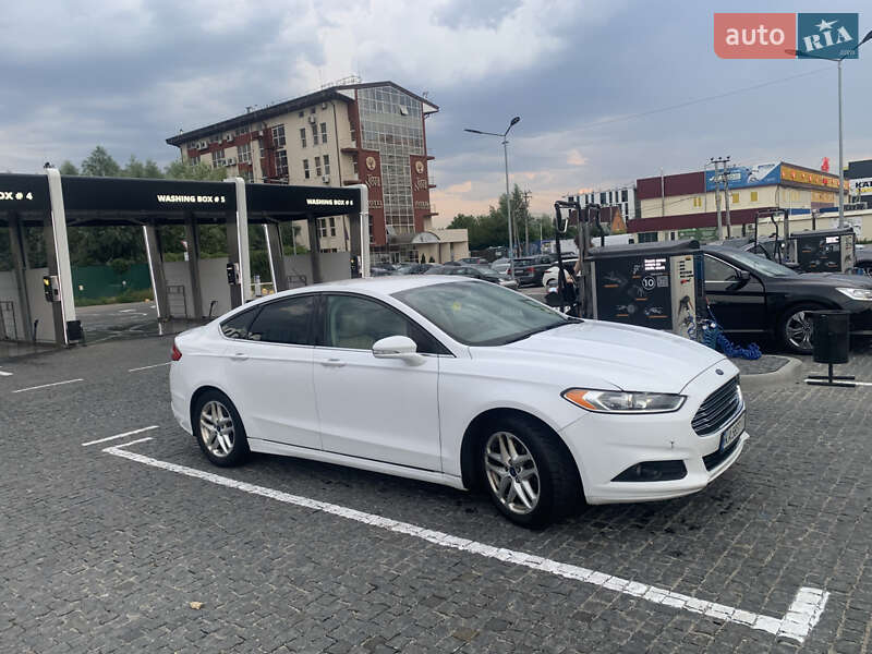 Седан Ford Fusion 2015 в Киеве фото 2 Седан Ford Fusion 2015 в Киеве
