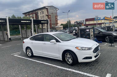 Седан Ford Fusion 2015 в 