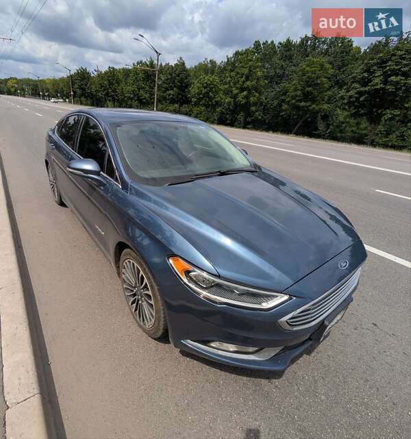 Седан Ford Fusion 2018 в 