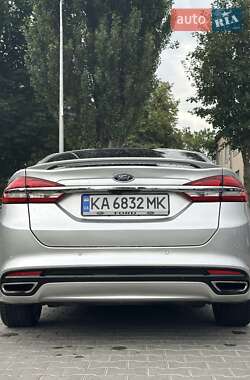Седан Ford Fusion 2016 в 