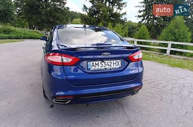 Седан Ford Fusion 2013 в 