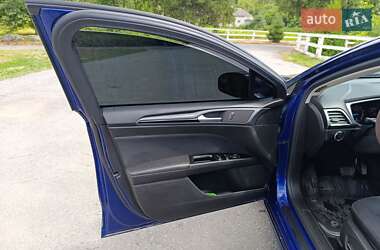Седан Ford Fusion 2013 в 