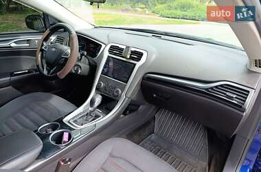 Седан Ford Fusion 2013 в 