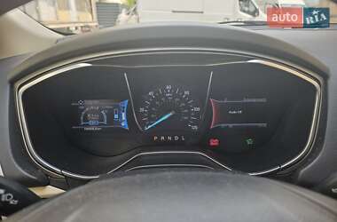 Седан Ford Fusion 2013 в 