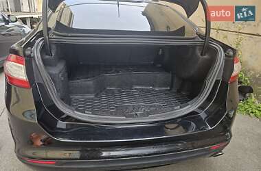 Седан Ford Fusion 2013 в 