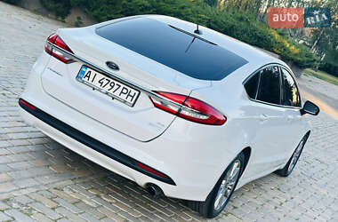 Седан Ford Fusion 2017 в 