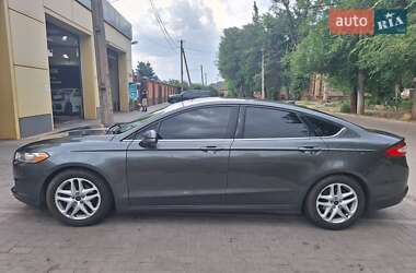Седан Ford Fusion 2015 в 
