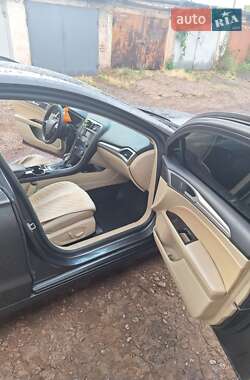 Седан Ford Fusion 2015 в 