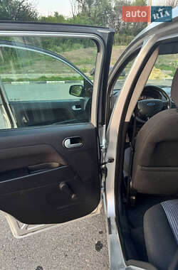 Хэтчбек Ford Fusion 2006 в 