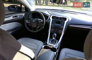 Седан Ford Fusion 2015 в 