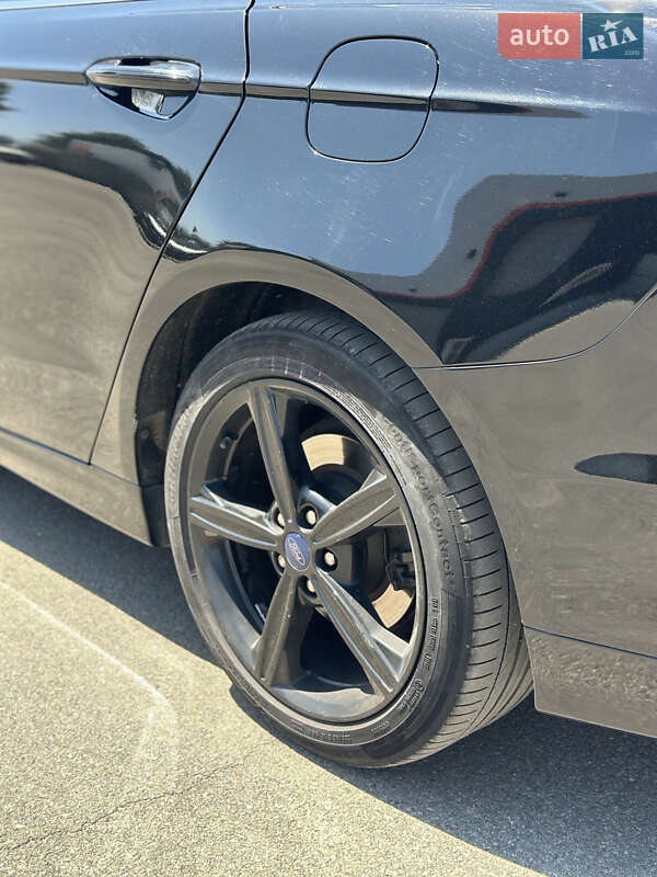 Седан Ford Fusion 2015 в Дніпрі