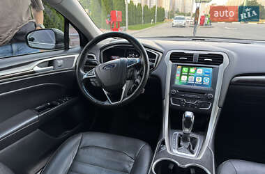 Седан Ford Fusion 2016 в 
