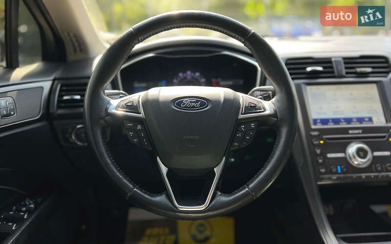 Седан Ford Fusion 2020 в Львове