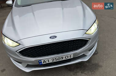 Седан Ford Fusion 2017 в 