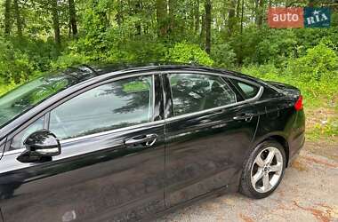 Седан Ford Fusion 2015 в 