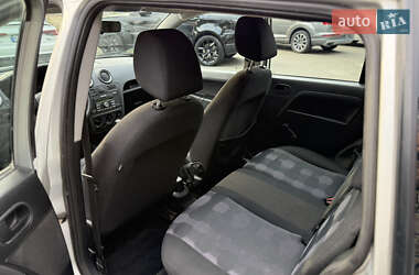 Хэтчбек Ford Fusion 2011 в 