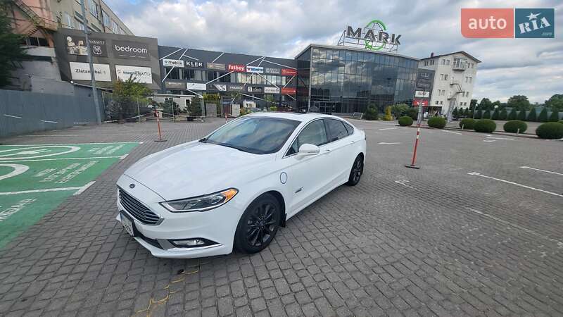 Седан Ford Fusion 2017 в Львове