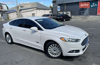 Седан Ford Fusion 2013 в 