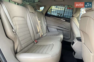 Седан Ford Fusion 2017 в 