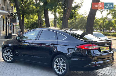 Седан Ford Fusion 2017 в 
