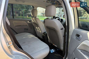 Хэтчбек Ford Fusion 2002 в 