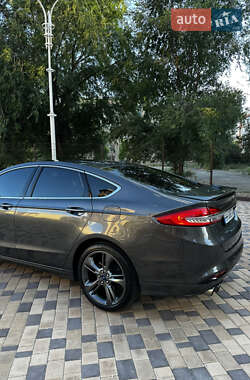Седан Ford Fusion 2017 в 