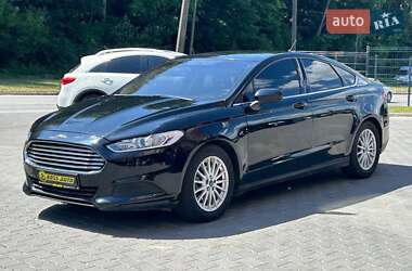 Седан Ford Fusion 2016 в 