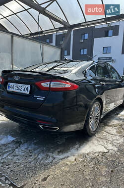 Седан Ford Fusion 2014 в 