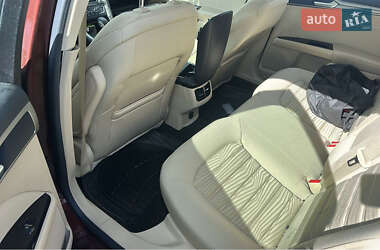 Седан Ford Fusion 2016 в 